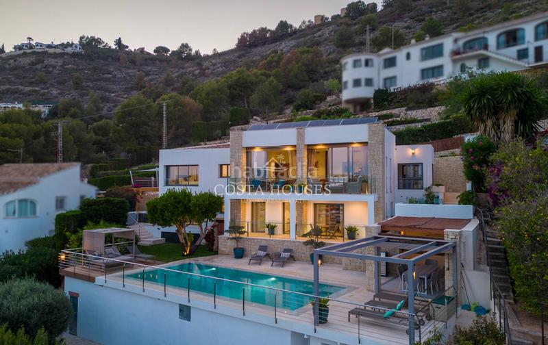 Foto 405022cb-59bf-4830-b4af-915b8a6bbc15. Chalet mit heizung parking pool in Puerto Xàbia