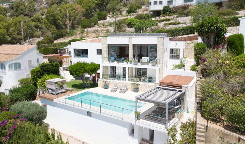 Foto 83b28877-8bc9-485a-a117-00d925e00334. Chalet mit heizung parking pool in Puerto Xàbia