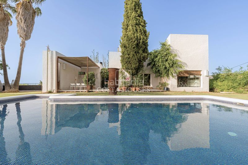 Foto f454c9f0-86a9-49bb-8d01-133f9df7a2a0. Xalet amb aparcament piscina a La Sella Pedreguer