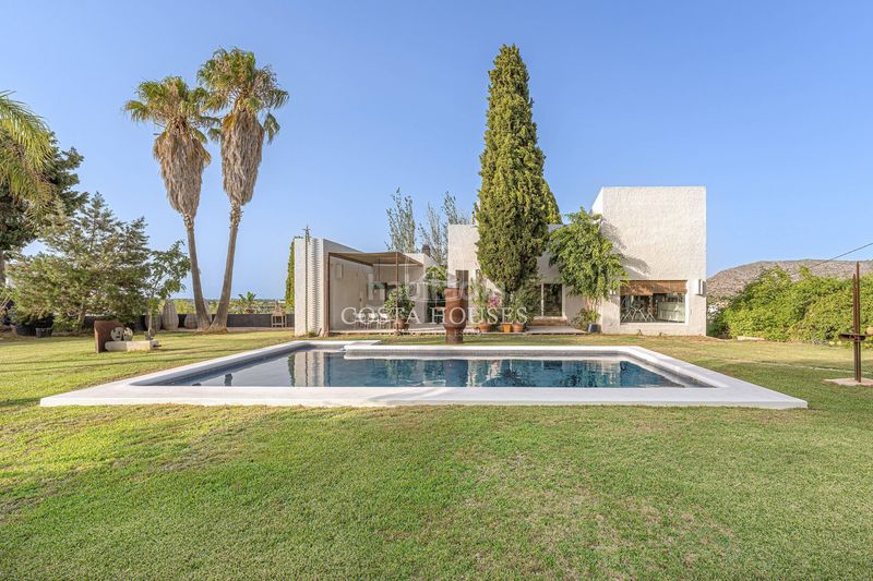 Foto fa2a4db8-9127-4863-9a02-3aaf40806781. Xalet amb aparcament piscina a La Sella Pedreguer