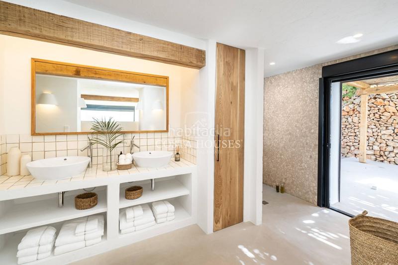 Foto c696f5d9-b7e0-4c5f-85af-524344c36a94. Xalet amb calefacció aparcament piscina a El Portet-Pla del Mar Moraira