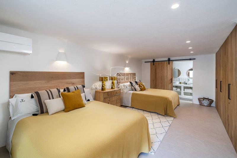 Foto fa9fa2fc-91e6-41b7-bbe1-f06d6dcaa93a. Chalet mit heizung parking pool in El Portet-Pla del Mar Moraira