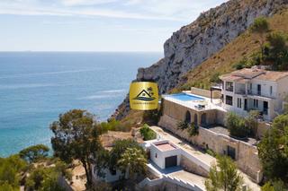 Xalet a La Granadella - Costa Nova. Villa granadella  lujo mediterráneo a solo 120 metros del mar en