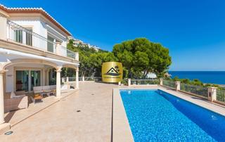 Xalet a Puerto. Villa antibes  una obra maestra de la arquitectura clasica con v