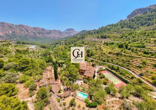 Edifici a Tárbena. Oportunidad única de inversión hotelera en tárbena, costa blanca