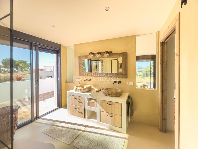 Foto 16a22a10-1f64-4852-bedf-816b72cef59b. Chalet avec chauffage parking piscine dans El Portet-Pla del Mar Moraira