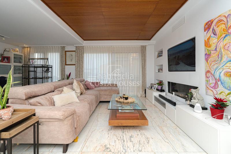 Foto 0e9435dd-212f-4730-a46c-bedf62b0f8a8. Casa exclusiva residencia con vistas al mar en el Puerto de jávea a 100 metros de la playa la grava en Xàbia