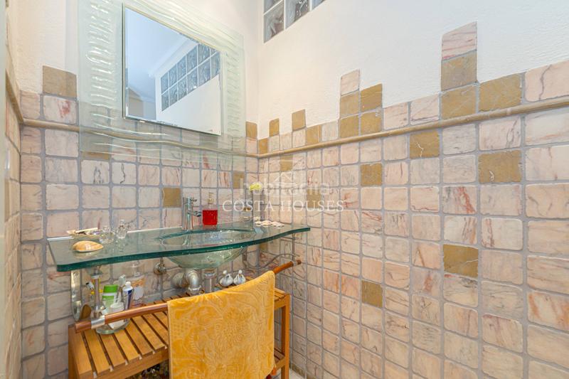 Foto 1f08c983-e305-4fc5-b5da-61305157fb39. Casa exclusiva residencia con vistas al mar en el Puerto de jávea a 100 metros de la playa la grava en Xàbia