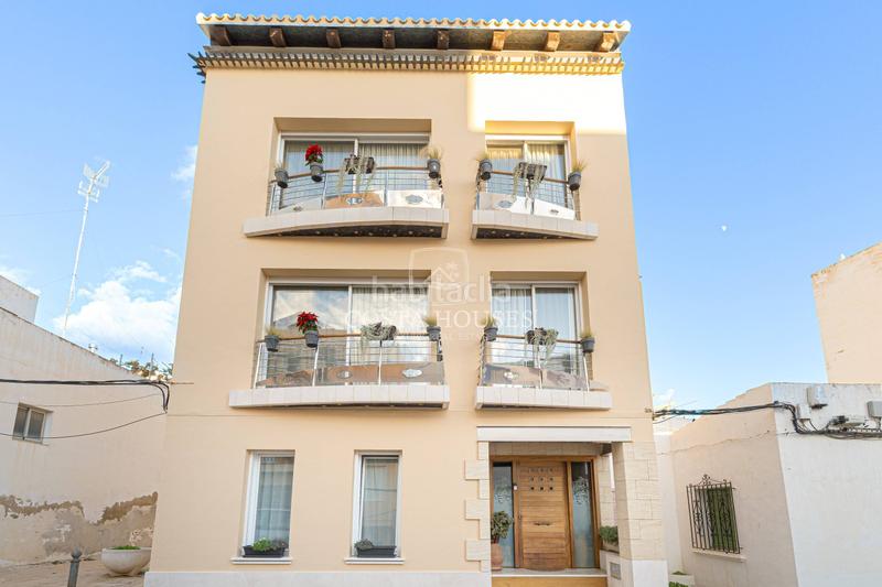 Foto 44ec0951-3a89-44a3-a3b4-d1d4d969287c. Casa exclusiva residencia con vistas al mar en el Puerto de jávea a 100 metros de la playa la grava en Xàbia