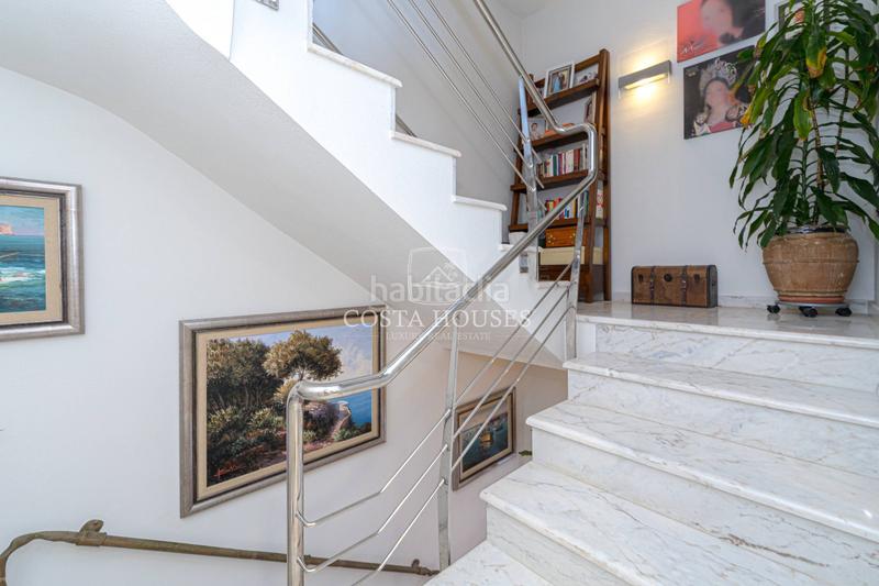 Foto 6f44c4ba-8718-4618-b697-8783e9218994. Casa exclusiva residencia con vistas al mar en el Puerto de jávea a 100 metros de la playa la grava en Xàbia