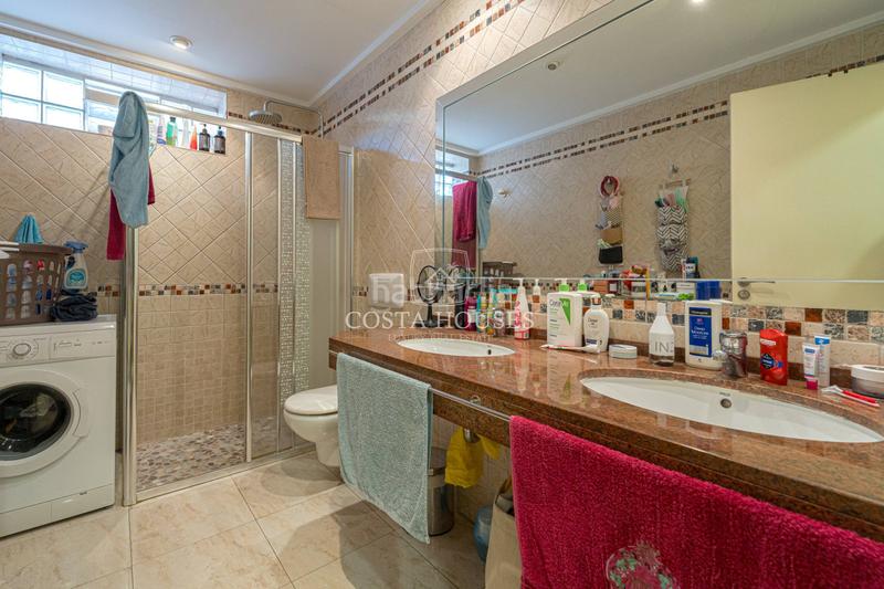 Foto 705b9c66-c7e7-4f77-b18b-c3dfed710bb4. Casa exclusiva residencia con vistas al mar en el Puerto de jávea a 100 metros de la playa la grava en Xàbia