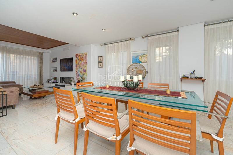 Foto 85fd70c4-e6eb-4365-9ba9-7200ac1b0907. Casa exclusiva residencia con vistas al mar en el Puerto de jávea a 100 metros de la playa la grava en Xàbia