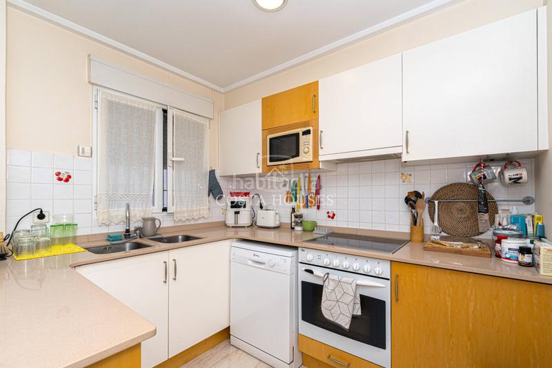 Foto aa739fd0-a01b-494c-9d6c-9832112adb64. Casa exclusiva residencia con vistas al mar en el Puerto de jávea a 100 metros de la playa la grava en Xàbia