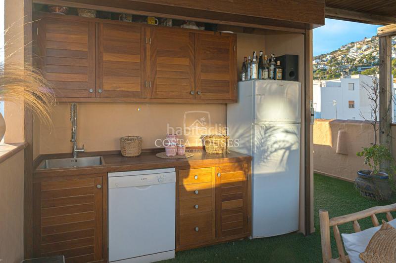 Foto caeb3e0a-555c-41e4-bf12-47787b67933e. Casa exclusiva residencia con vistas al mar en el Puerto de jávea a 100 metros de la playa la grava en Xàbia
