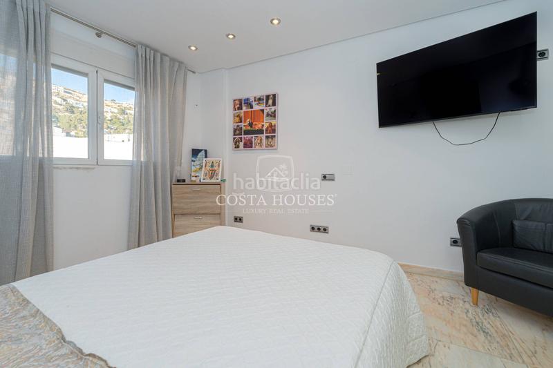 Foto f5d34648-5428-40f7-87c6-9cd6b7326e95. Casa exclusiva residencia con vistas al mar en el Puerto de jávea a 100 metros de la playa la grava en Xàbia