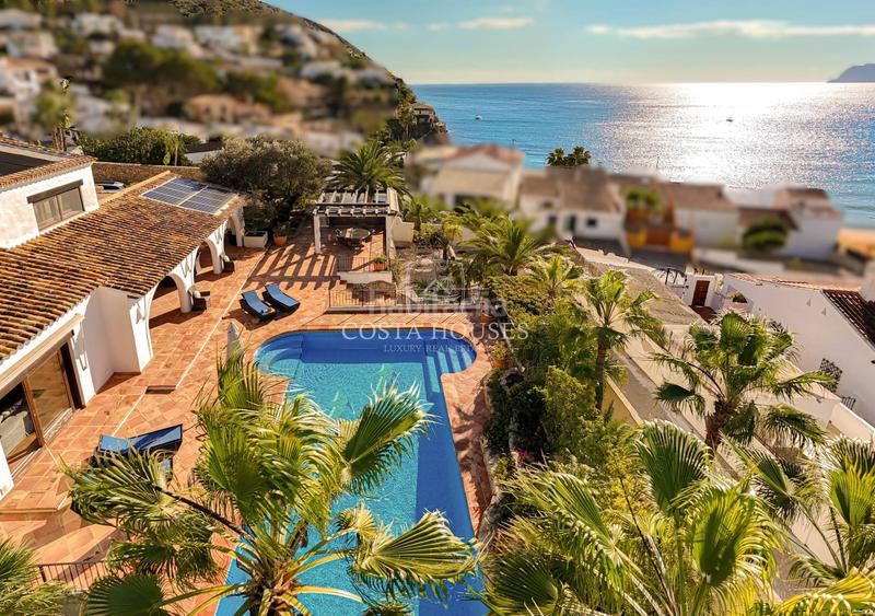 Foto 58e250e1-3c93-424d-b008-dcabd50031f8. Chalet mit heizung parking pool in El Portet-Pla del Mar Moraira