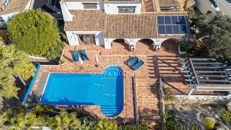 Foto 8a88fd9f-efce-4c29-bc0f-31d3e31108e8. Chalet mit heizung parking pool in El Portet-Pla del Mar Moraira