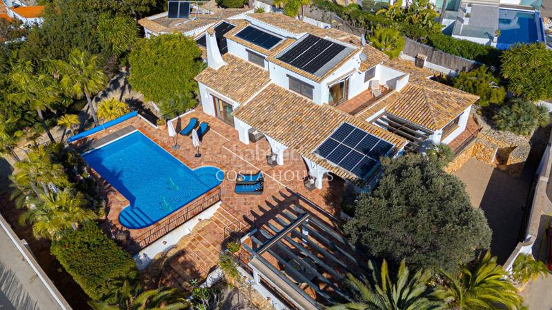 Foto 8d42685a-4d01-4c4a-a05b-f660387febf8. Chalet mit heizung parking pool in El Portet-Pla del Mar Moraira