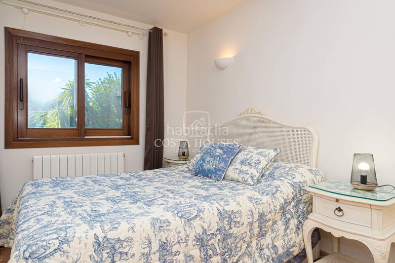 Foto 996f97d0-978c-42e4-b00f-6978197aeb65. Chalet mit heizung parking pool in El Portet-Pla del Mar Moraira