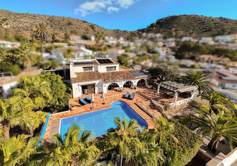 Foto 9fb9d5c3-0b29-429e-a9d7-6dca6a3dd8e1. Chalet mit heizung parking pool in El Portet-Pla del Mar Moraira