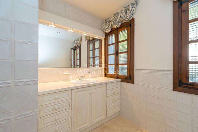 Foto c2a28c94-9a69-495c-a80a-ae351671a086. Chalet mit heizung parking pool in El Portet-Pla del Mar Moraira