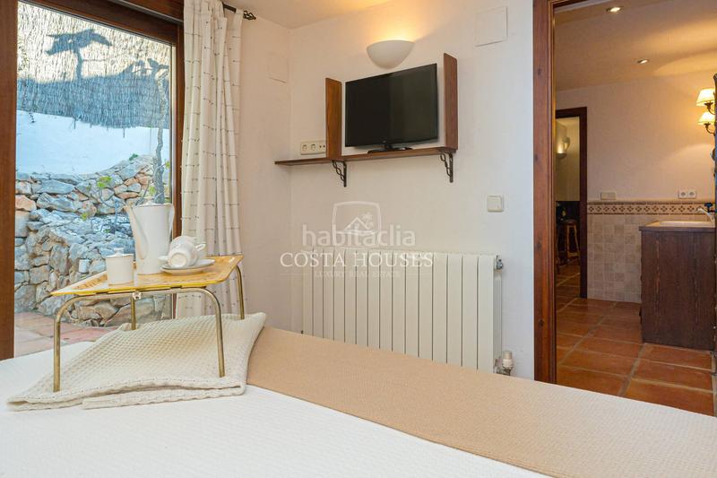 Foto dda18f5d-aebc-46b8-8520-e053fd459f07. Chalet mit heizung parking pool in El Portet-Pla del Mar Moraira