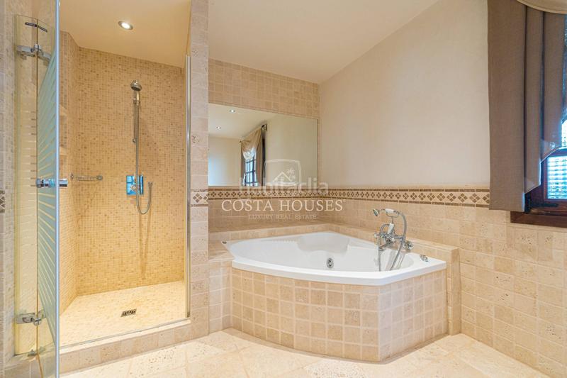 Foto fb8b6635-348f-4d15-8728-5dedbd75e792. Chalet mit heizung parking pool in El Portet-Pla del Mar Moraira