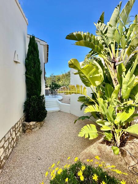 Foto 18565165-bad7-4804-bcaf-739a1257c96e. Chalet con riscaldamento parcheggio piscina in La Granadella - Costa Nova Xàbia