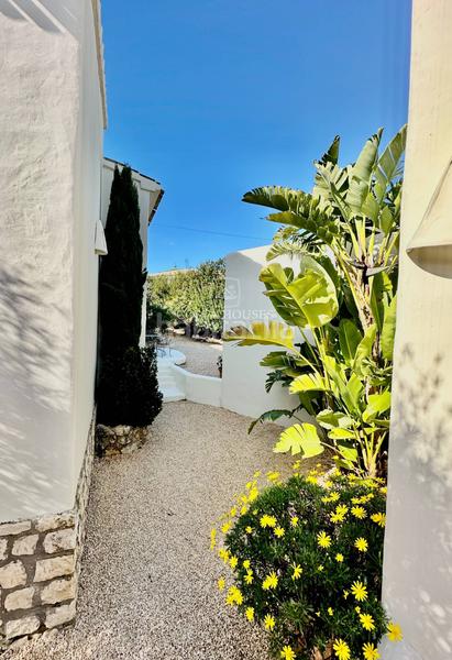 Foto 26aa5d13-df62-42c5-bef3-f64806ab1511. Chalet con riscaldamento parcheggio piscina in La Granadella - Costa Nova Xàbia