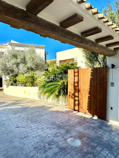 Foto 4373e8fb-332e-4fc3-9890-283bac0b7492. Chalet con riscaldamento parcheggio piscina in La Granadella - Costa Nova Xàbia