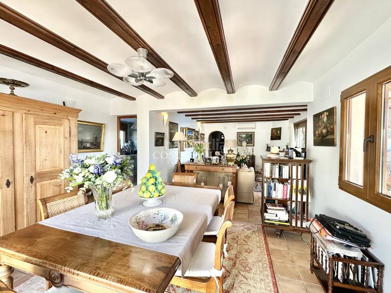 Foto 86ea6bee-bea8-4b46-bee8-030e6653b10e. Chalet con riscaldamento parcheggio piscina in La Granadella - Costa Nova Xàbia