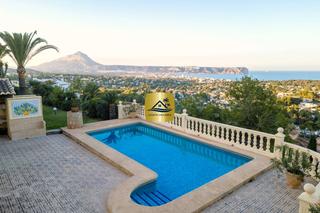 Chalet à La Granadella - Costa Nova. Venta chalet mediterraneo con vistas panoramicas a la bahia de j