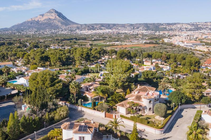 Foto 0c6b20ab-54d9-471d-94c1-830c1e05d06b. Chalet en venta conjunto privado de 5 villas de lujo con vistas al mar en jávea, alicante en Xàbia