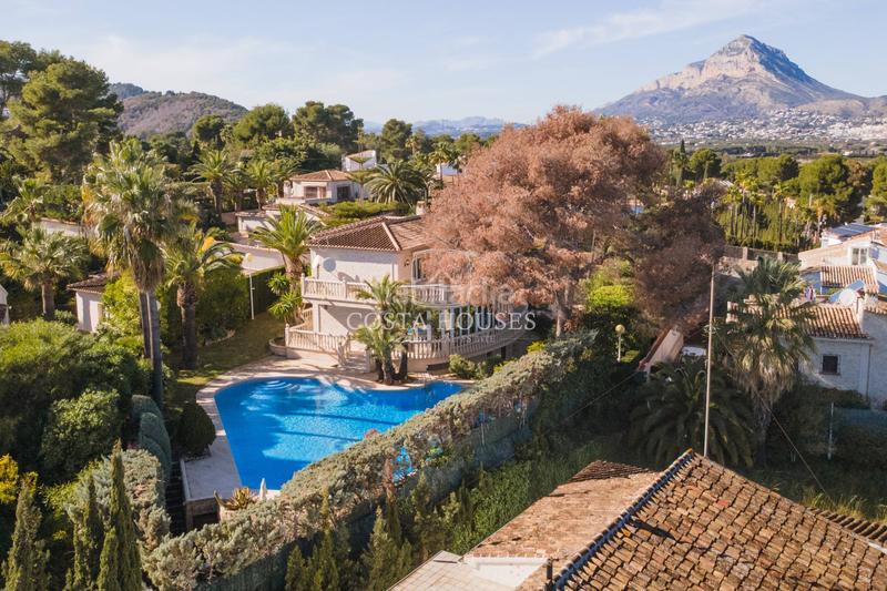 Foto 5d0c55a7-f7cc-4dee-988a-9e60203d2fe5. Chalet en venta conjunto privado de 5 villas de lujo con vistas al mar en jávea, alicante en Xàbia