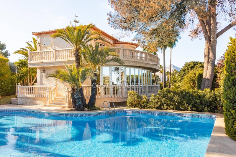 Foto 90f9b3f5-7d24-48f1-8709-9eb03f7a1665. Chalet en venta conjunto privado de 5 villas de lujo con vistas al mar en jávea, alicante en Xàbia