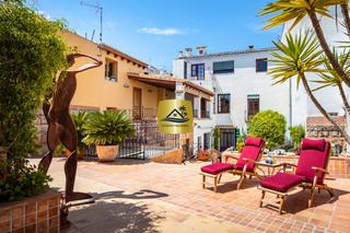 Casa a Centro Ciudad. Oportunidad unica en el casco antiguo de javea con posibilidad d