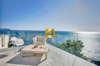 Chalet en La Fustera. Propiedad en primera linea en benissa, con vistas al mar y acces