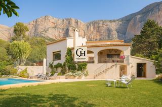 Chalet à Montgó - Ermita. Villa bellem  villa mediterránea de 5 dormitorios en venta en já