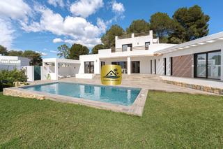 Chalet à Cap Martí - El Tossalet - Pinomar. Villa allegra  a tan solo 250 metros del mar y la cala blanca en