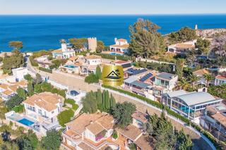 Chalet in Las Rotas / Les Rotes. Villa lloma rotas  exclusiva villa con vistas al mar en las rota