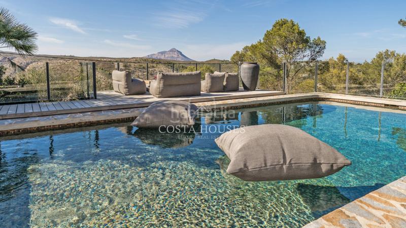 Foto 9a19c56b-00da-4da9-8137-ae7e363a2775. Chalet avec chauffage parking piscine dans La Granadella - Costa Nova Xàbia