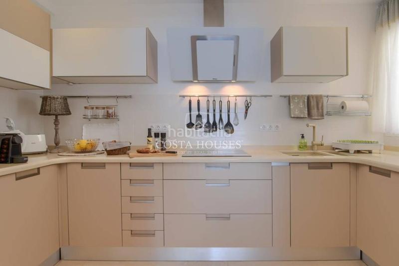 Foto 6b856647-7c3a-49a3-aacc-15392b9c1036. Dachwohnung mit heizung parking in El Portet-Pla del Mar Moraira