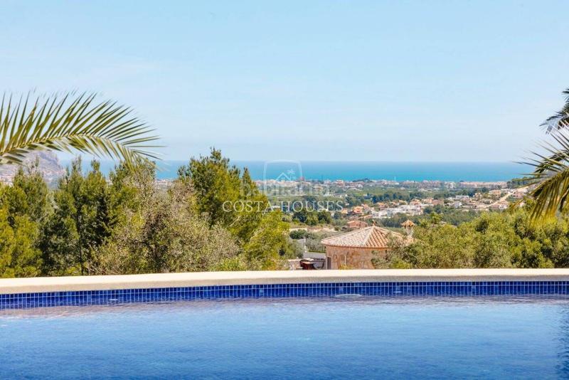 Foto 4818e9d6-1643-4767-8d80-ce1ea4c9f4c5. Xalet amb calefacció aparcament piscina a Partida Comunes-Adsubia Xàbia