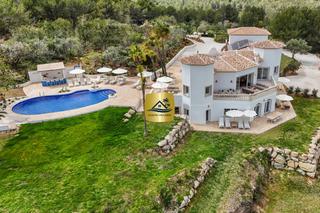 Xalet a Partida Comunes-Adsubia. Cottage  finca mediterránea de lujo en venta en jávea con vistas