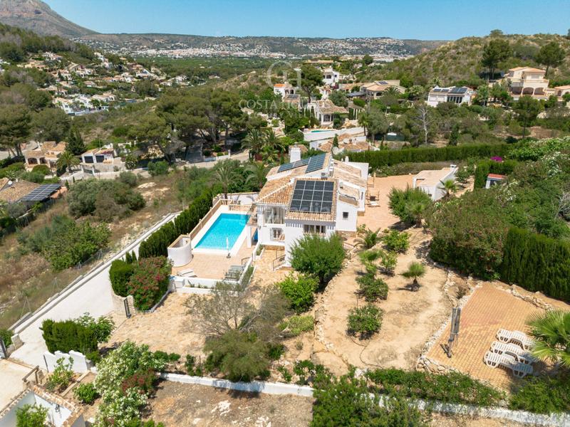 Foto 534a5139-9ca1-4760-b74b-344cf80c78f8. Chalet villa sirid en venta cerca de playa arenal en pinosol, jávea costa blanca en Xàbia