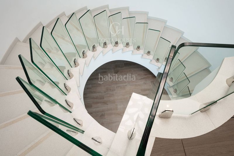 Foto 4a2327b9-3d58-4abb-a8de-2222b3c49bbb. Xalet amb calefacció aparcament piscina a Altea hills Altea