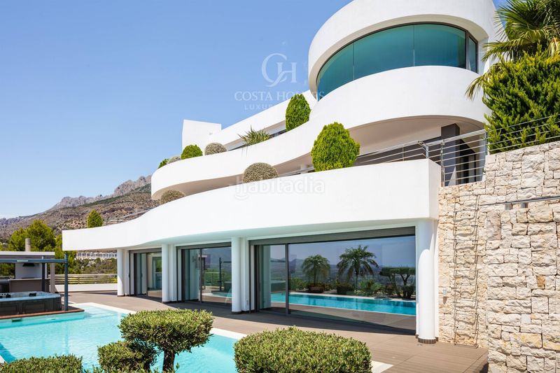 Foto 6fdaff32-d050-4991-8886-112704676016. Xalet amb calefacció aparcament piscina a Altea hills Altea