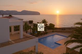 Xalet a Moravit-Cap Blanc. Villa andrago  lujo y exclusividad en primera linea de mar en mo