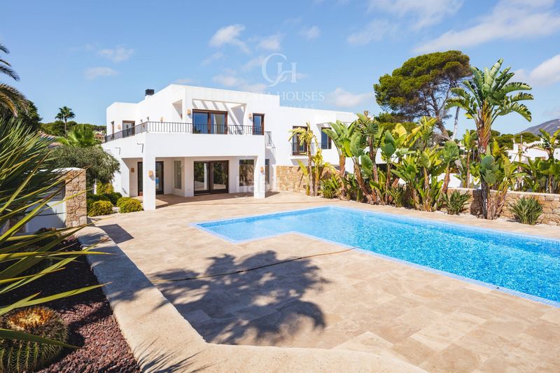 Foto cb25e734-4269-40e0-99bb-06f61e68ca63. Xalet amb calefacció aparcament piscina a Moravit-Cap Blanc Moraira