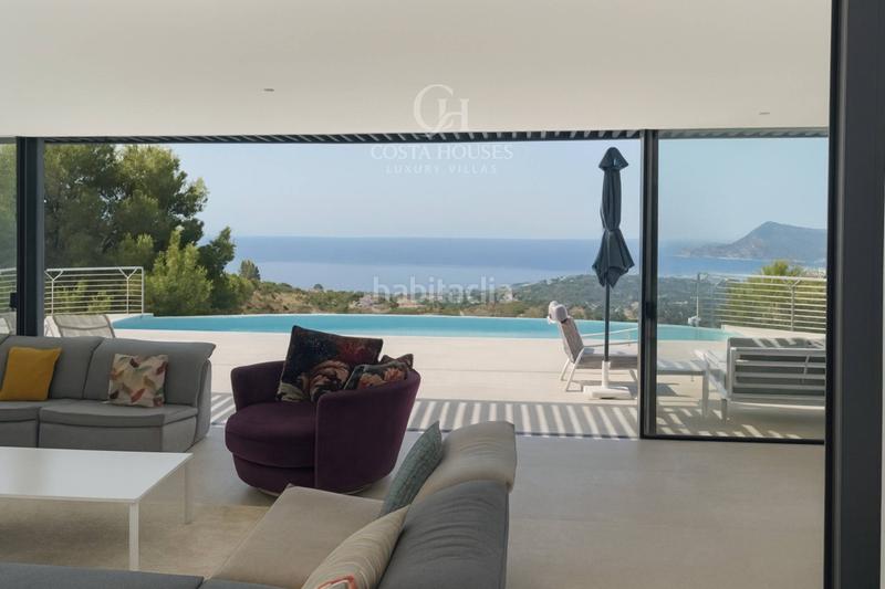 Foto 2e8b9576-1b90-4cbb-b40d-2a82e51281a0. Chalet villa althea arquitectura moderna con piscina infinita y vistas al mar en Altea